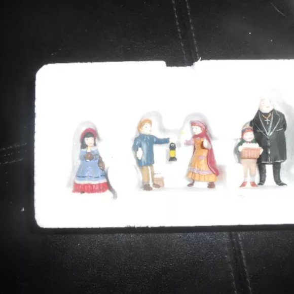 Heritage Village Christmas collection - Picture 10 of 10